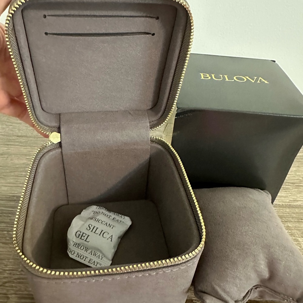 Bulova Carrying Case Gray Watch Box with Pillow NIB